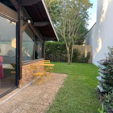 בית נופש Fantastic House With Pool