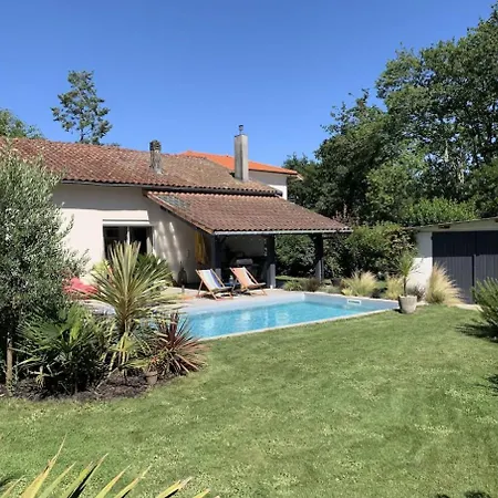 בית נופש Fantastic House With Pool *